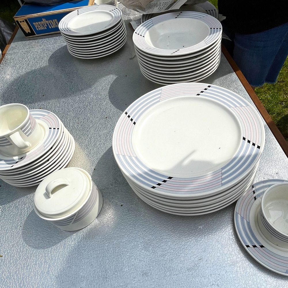 Mikasa Intaglio Intermezzo Set Service for 4 Japan Made Fine China
